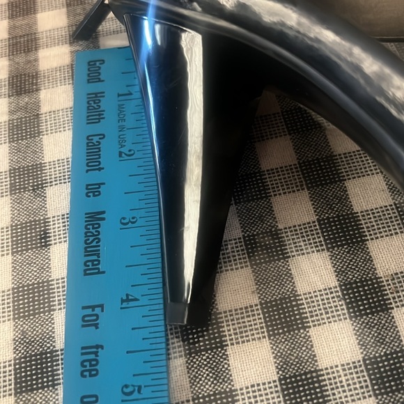 Kenneth Cole Reaction - Picture 8 of 9